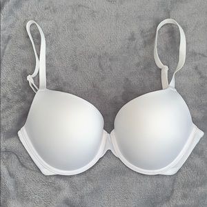 Victoria Secret Push Up Bra NWOT